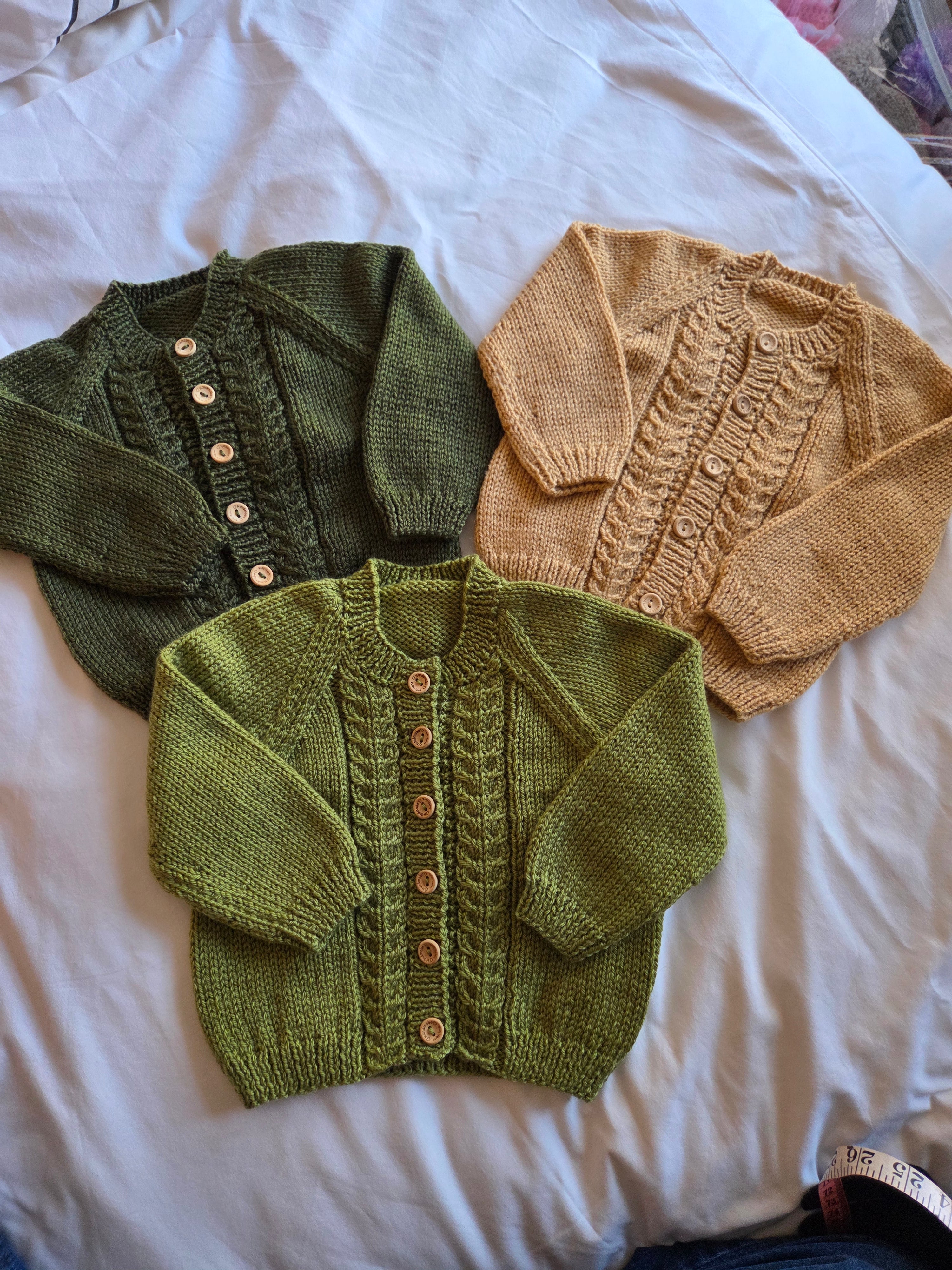Stag horn cable cardigan 1-2