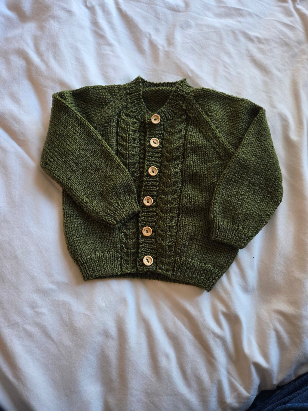Stag horn cable cardigan 1-2